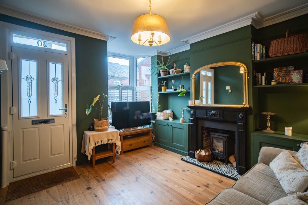 Property photo 2 of 13 Lounge