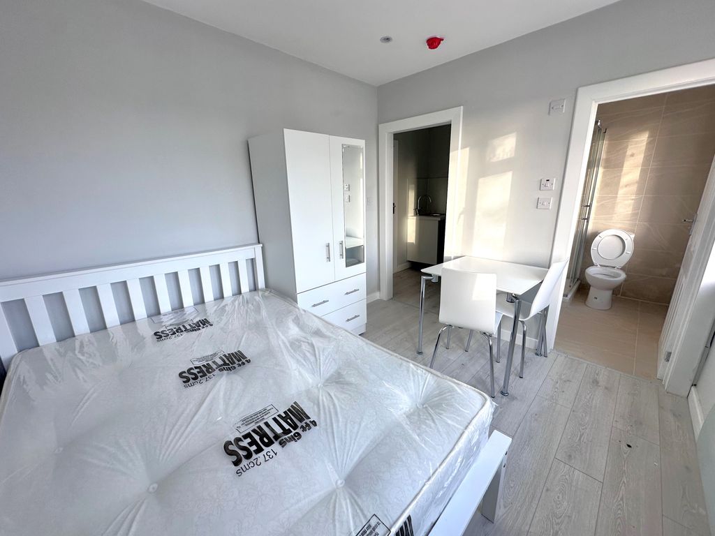 Property photo 2 of 8 Image