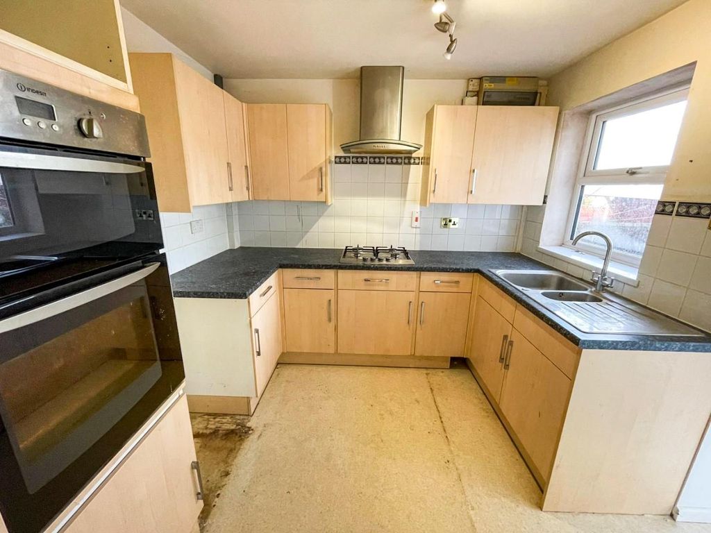 Property photo 2 of 11 Tlc_F31F7B47-F05F-414E-8979-007372B64A6F_6Ffe99F.J