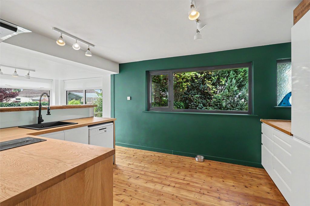 Property photo 2 of 16 2 - Picture No. 05