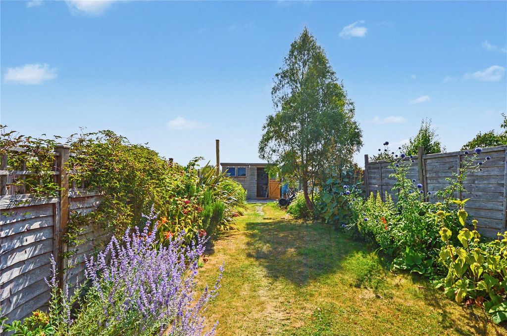 Property photo 1 of 10 Garden