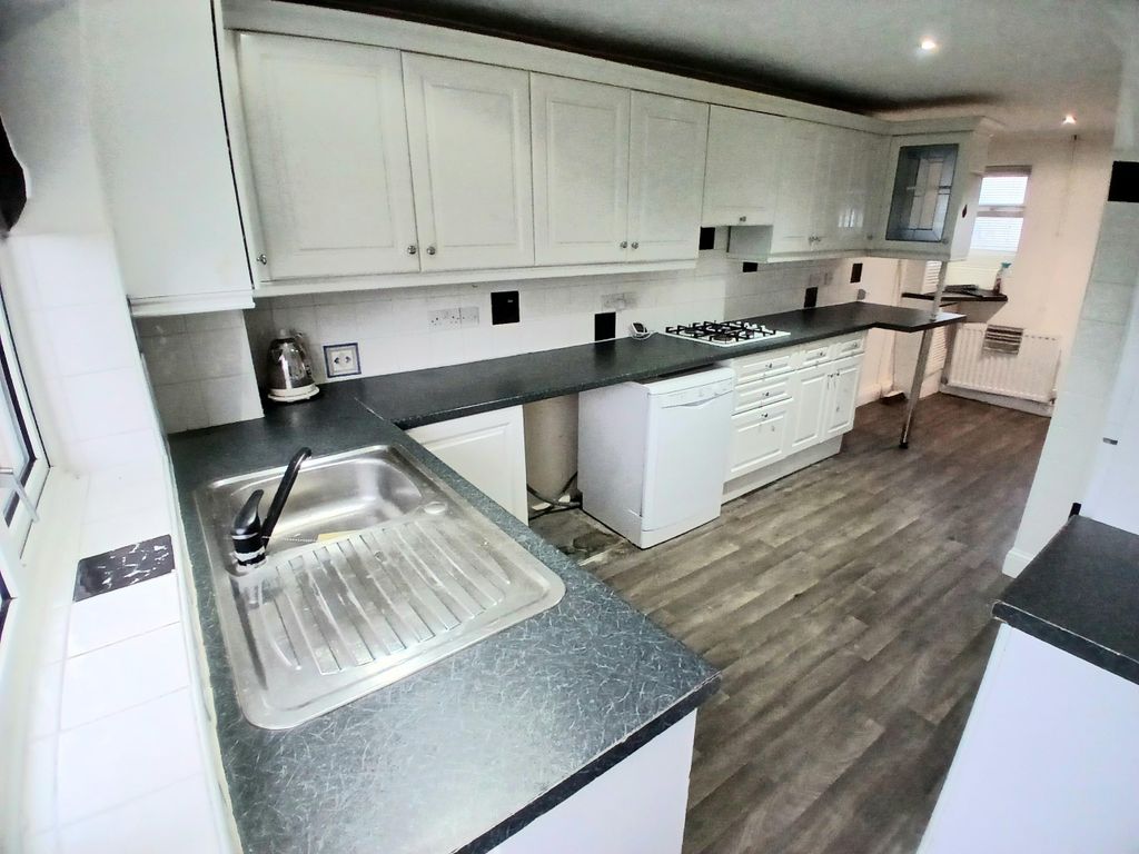 Property photo 3 of 22 Image