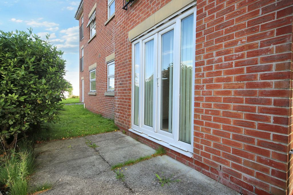 Property photo 2 of 8