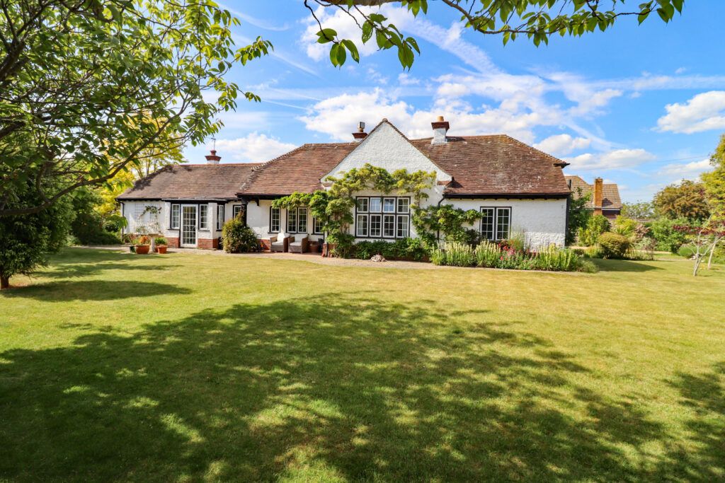 Property photo 2 of 34