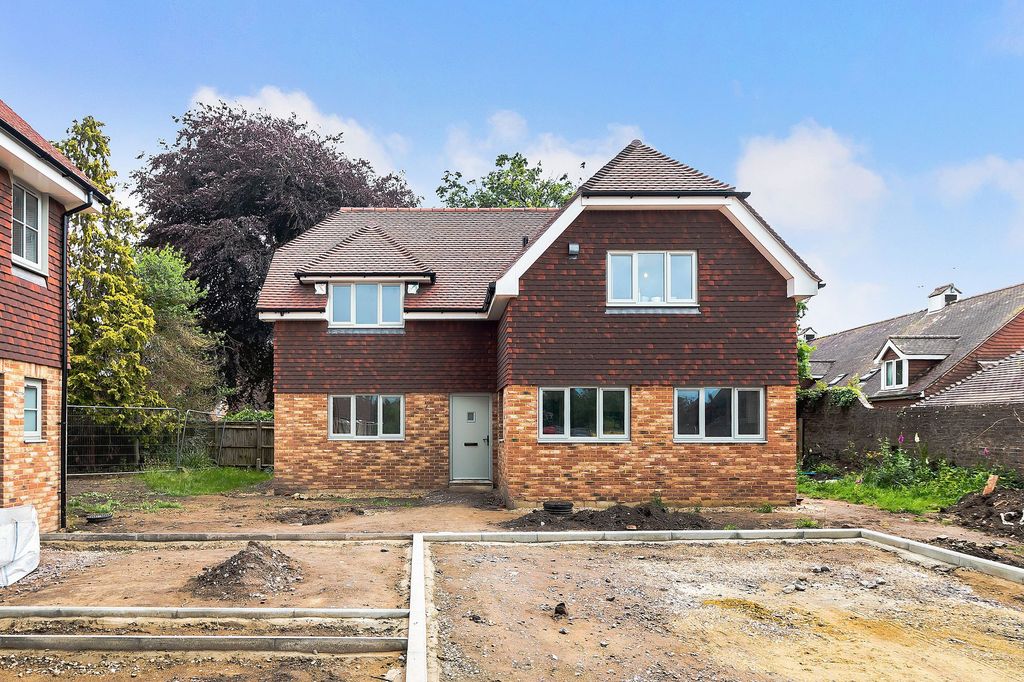 Property photo 1 of 8