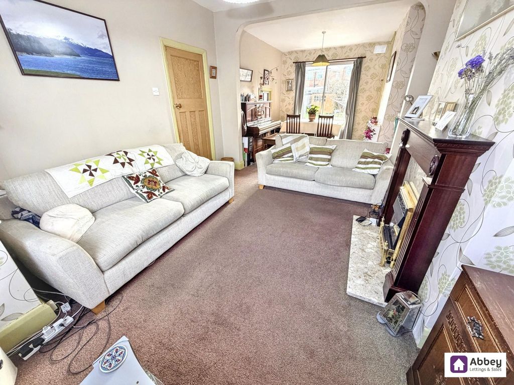 Property photo 2 of 14 Lounge/Diner