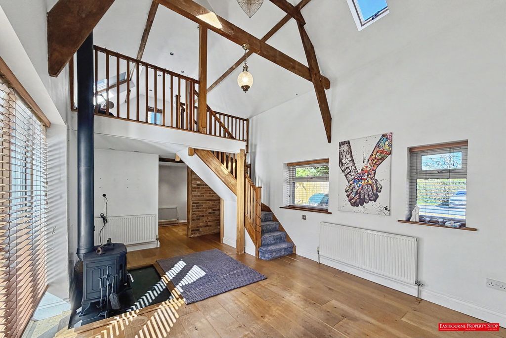 Property photo 3 of 33