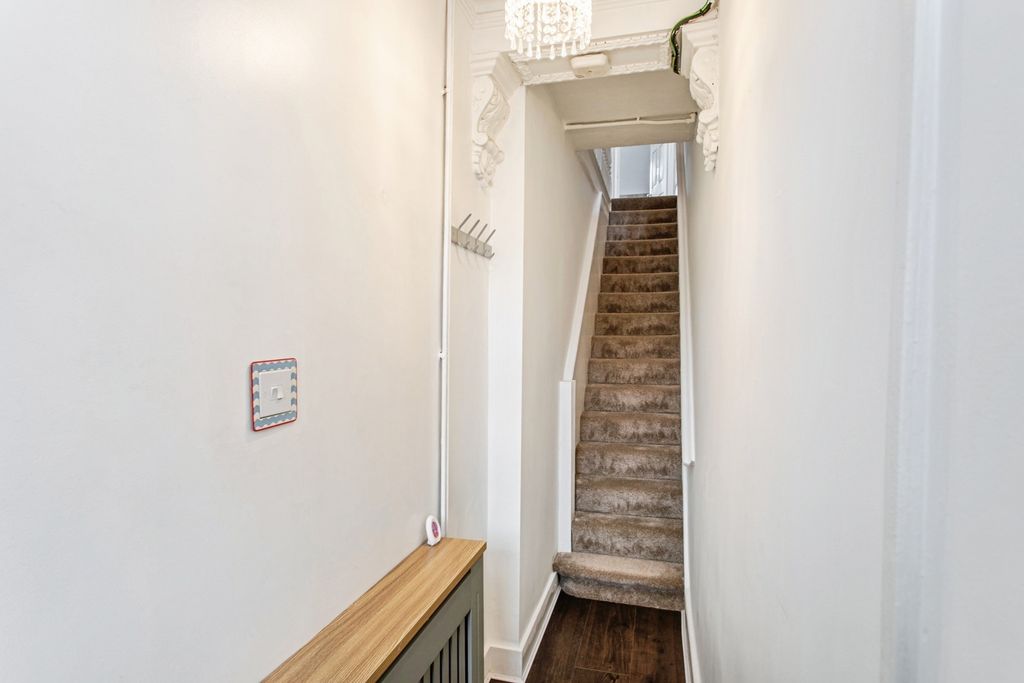 Property photo 2 of 17 Entrance