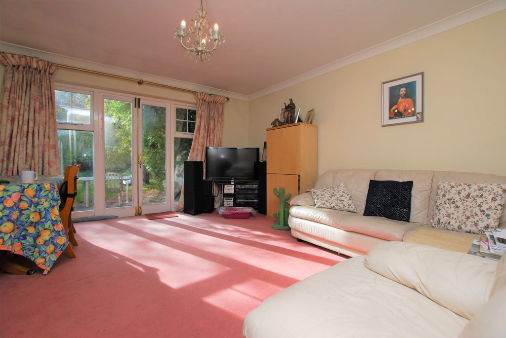 Property photo 3 of 9 Photo 03