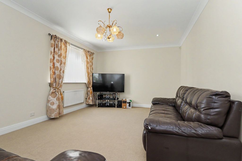 Property photo 3 of 33