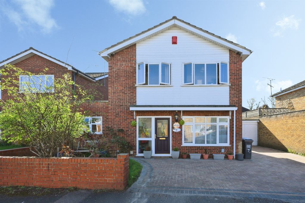 Property photo 1 of 17