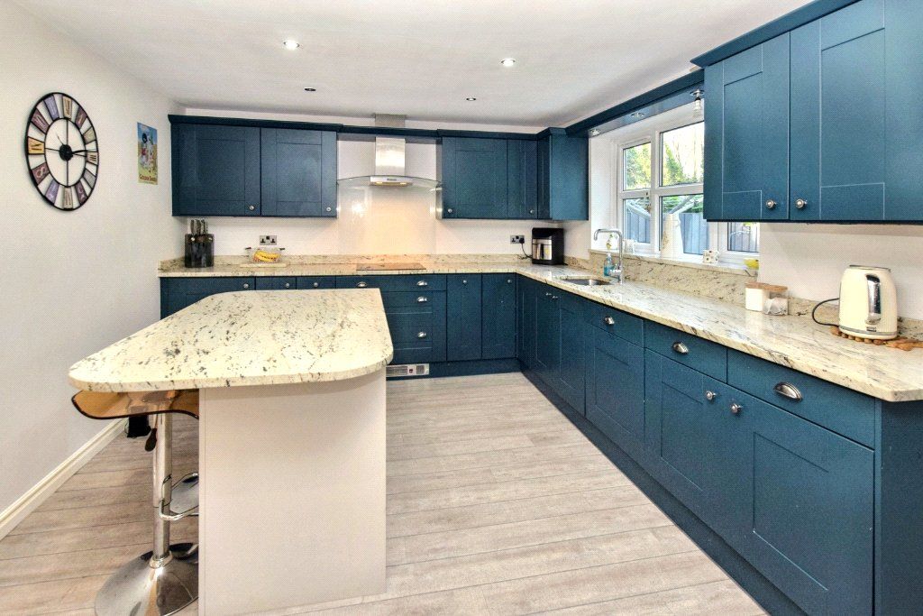 Property photo 3 of 30 Breakfast Kitchen