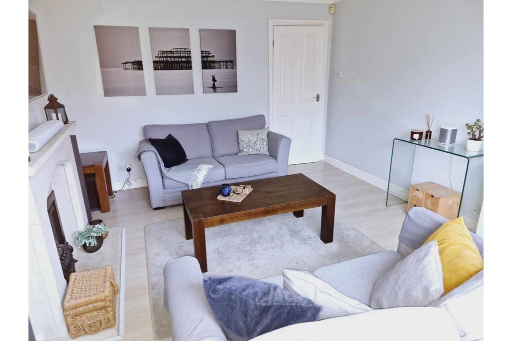 Property photo 3 of 20