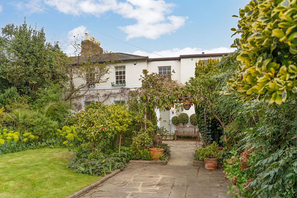 Property photo 3 of 31