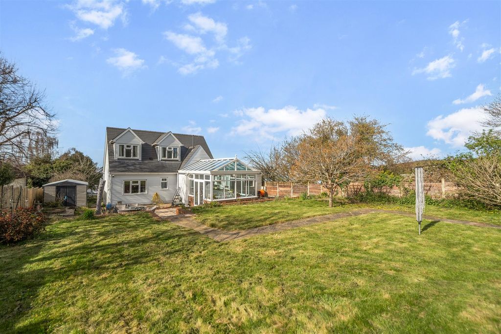 Property photo 2 of 21 Dargate Road, Yorkletts, Whitstable