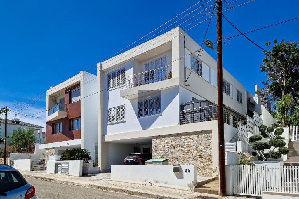 Property photo 2 of 6