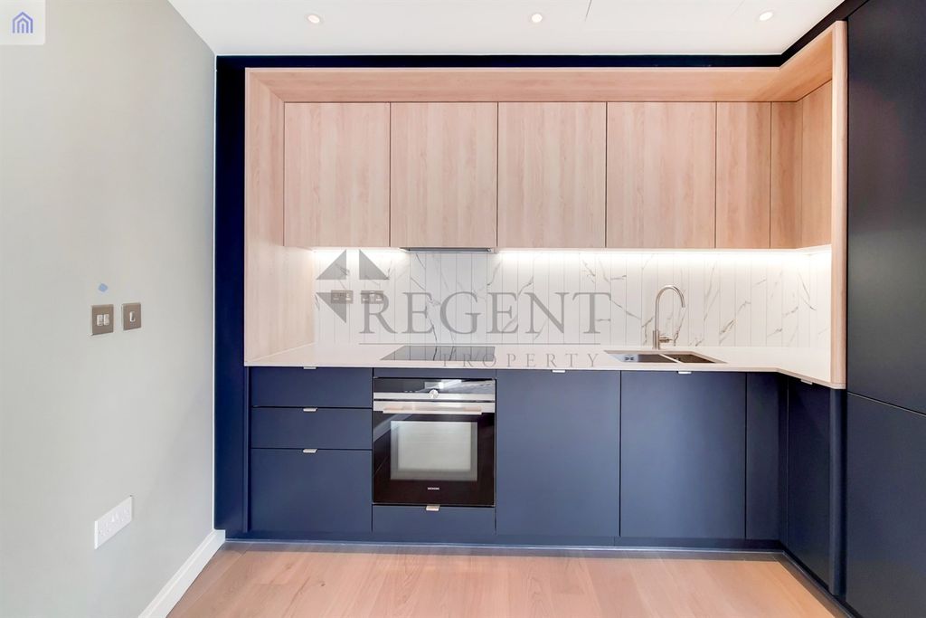 Property photo 3 of 12 Kitchen