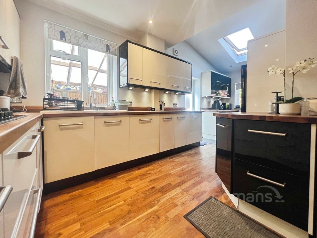 Property photo 3 of 29 Pbox-Img.Jpg