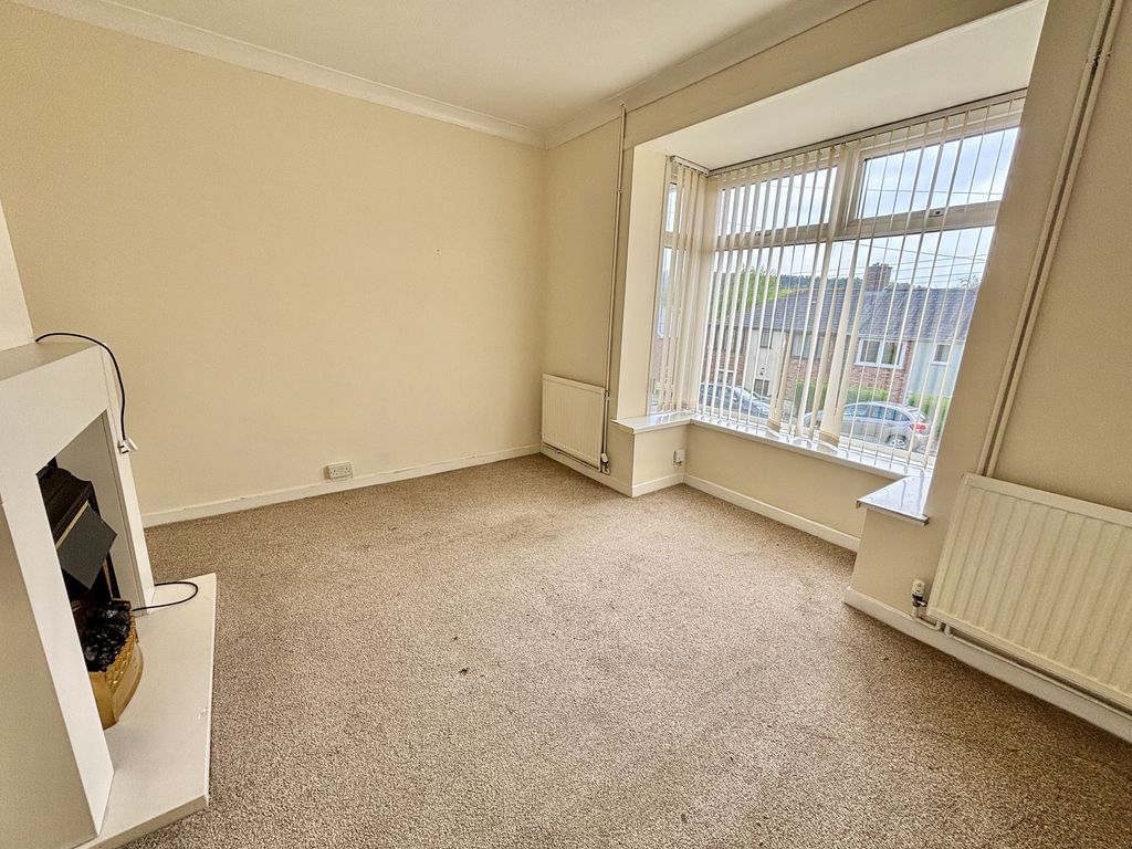 Property photo 3 of 25 Lounge