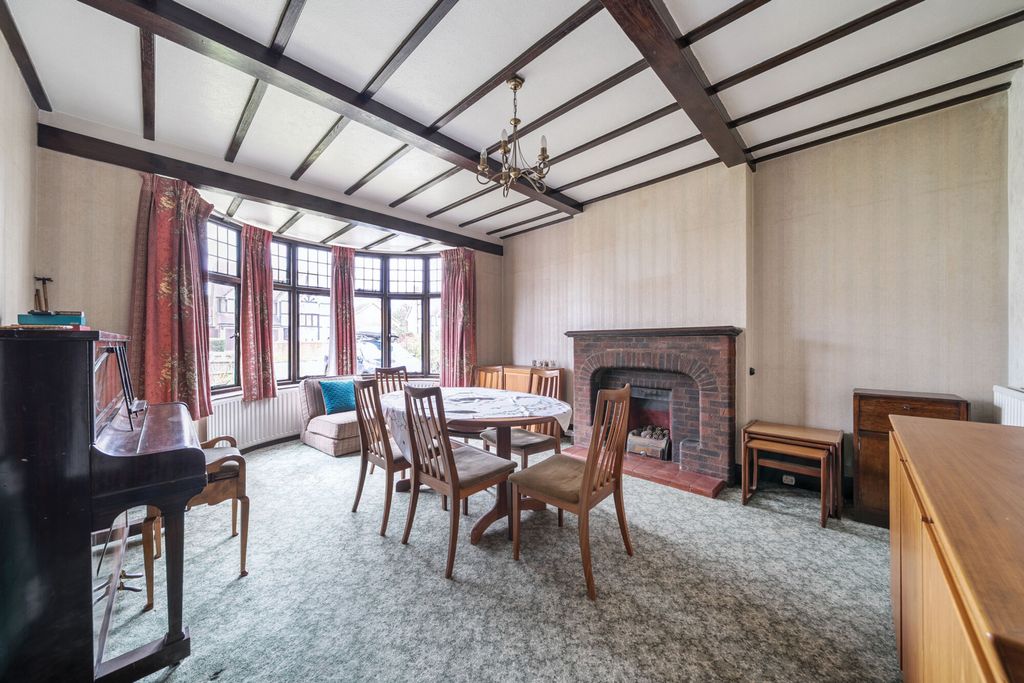 Property photo 3 of 19 Dining Room