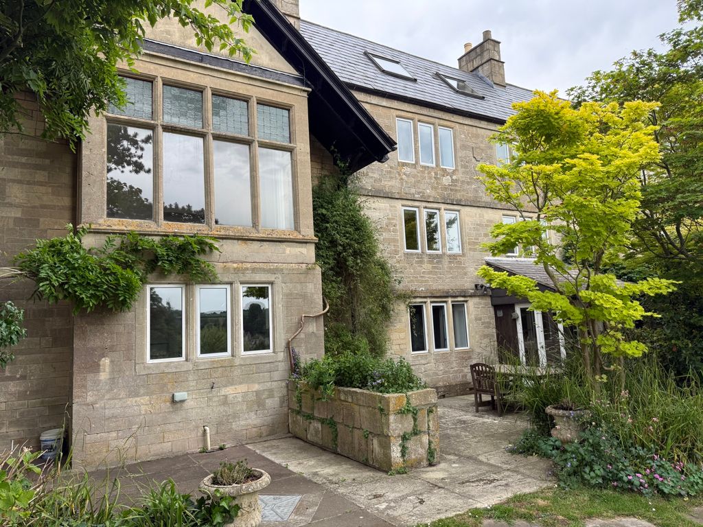 Property photo 1 of 25 Inglescombe House