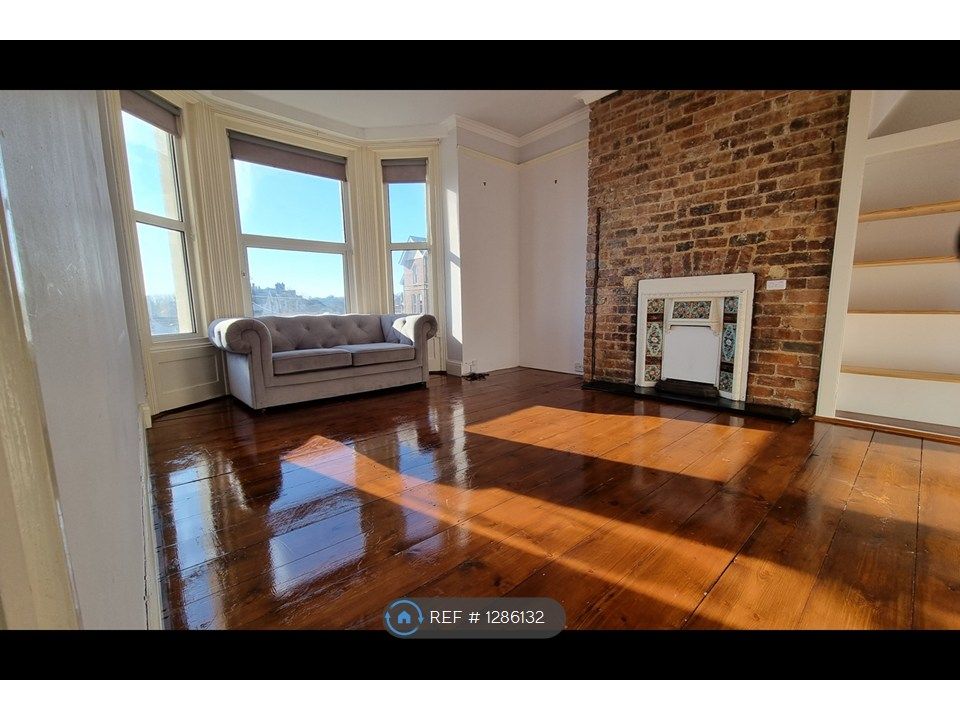 Property photo 1 of 9 Living Room