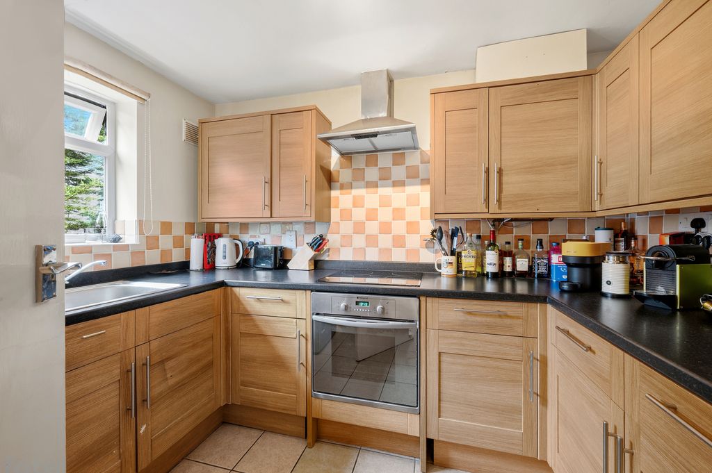 Property photo 3 of 11 Picture No. 12
