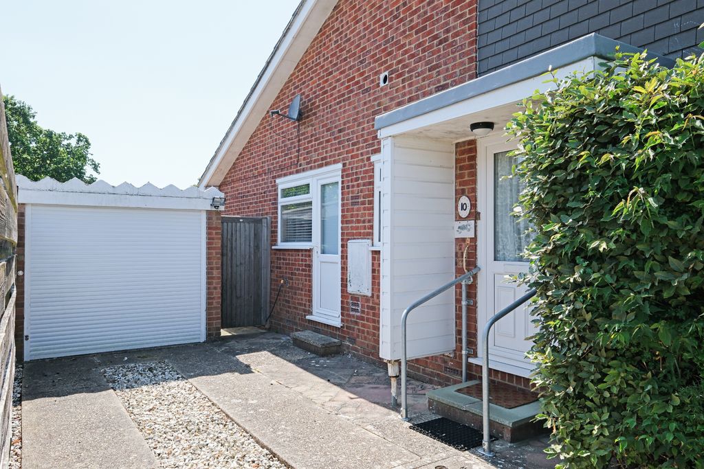 Property photo 2 of 11