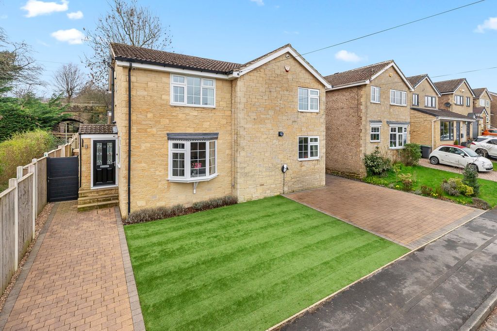 Property photo 2 of 35