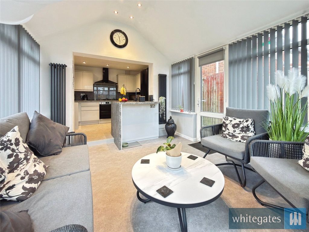 Property photo 2 of 25 Picture No. 16