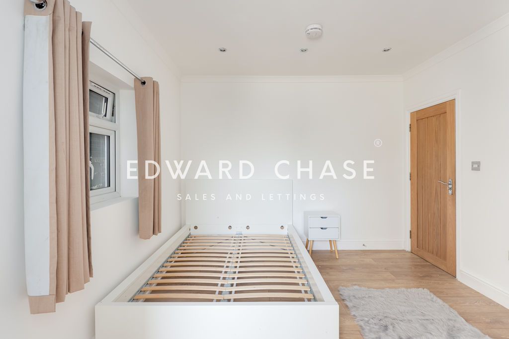 Property photo 2 of 8 Photo 8