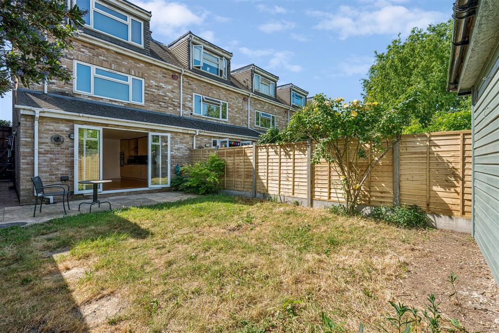 Property photo 3 of 11 For Sale - Bollo Bridge Road, W3