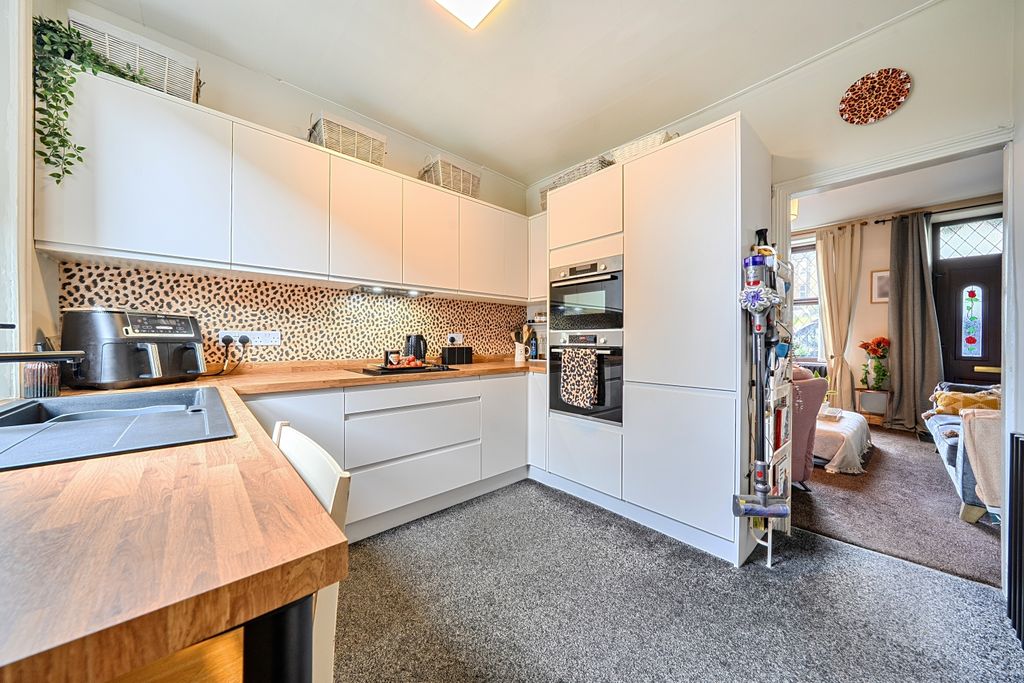 Property photo 3 of 10 1465021-23-6A0c52F3F0E60-Arw