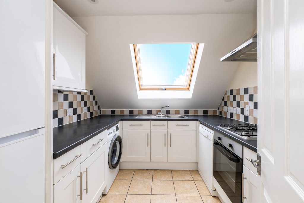 Property photo 2 of 27 Picture No. 35