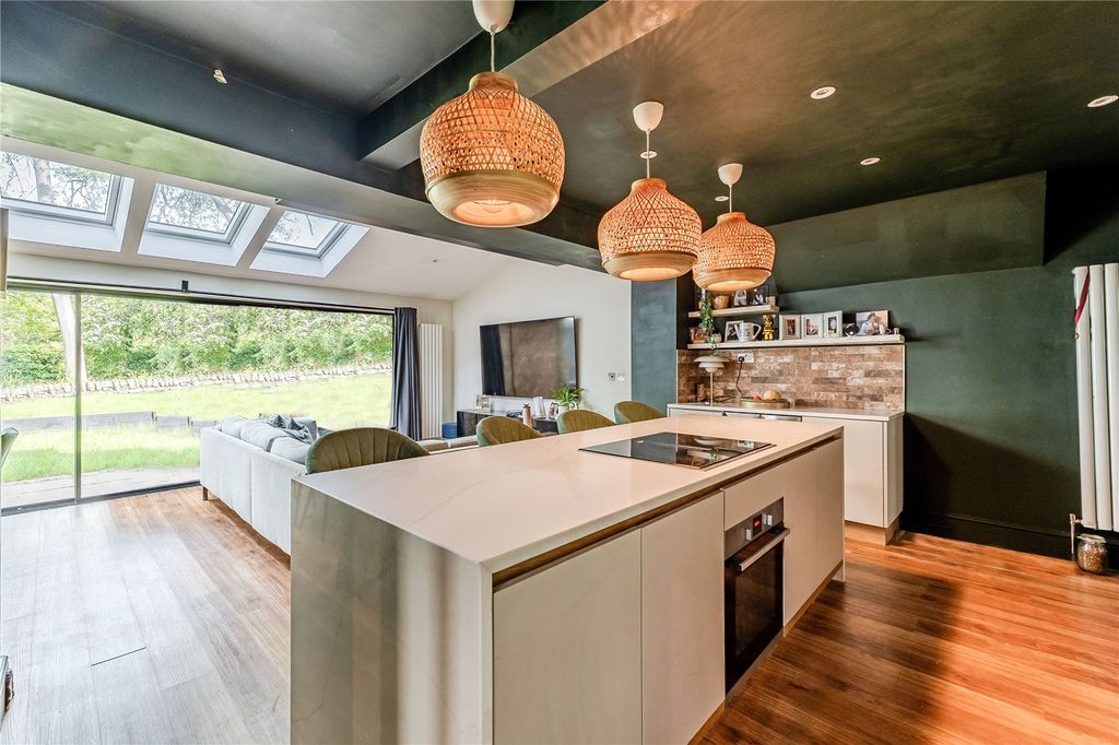 Property photo 1 of 23 Dining Kitchen