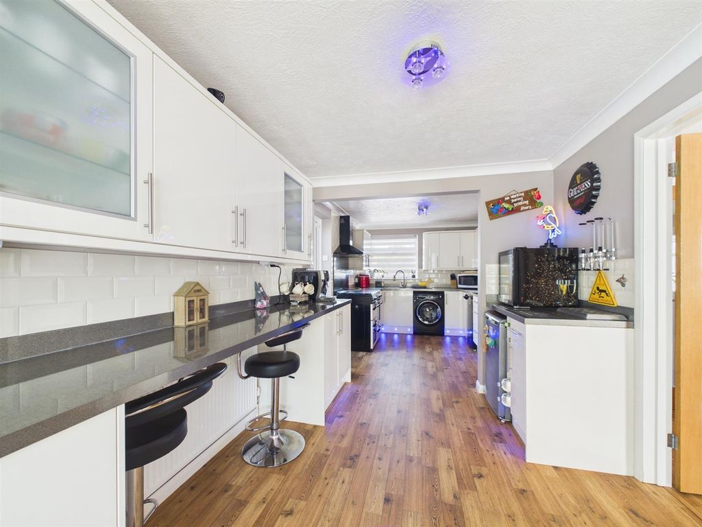 Additional image 13 of 4 bed detached house for salePhyllis Avenue, Peacehaven BN10