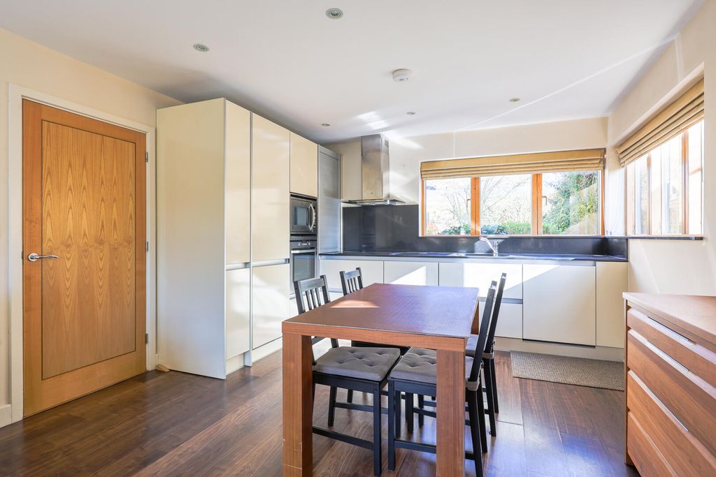 Property photo 3 of 14 Kitchen