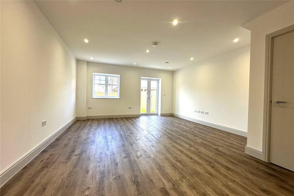 Property photo 3 of 12 Picture No. 20