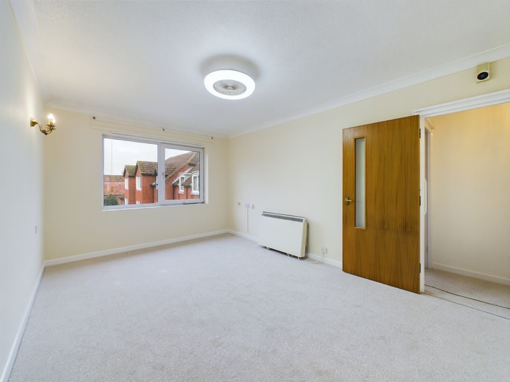 Property photo 1 of 8 Cam01791G0-Pr0142-Still006