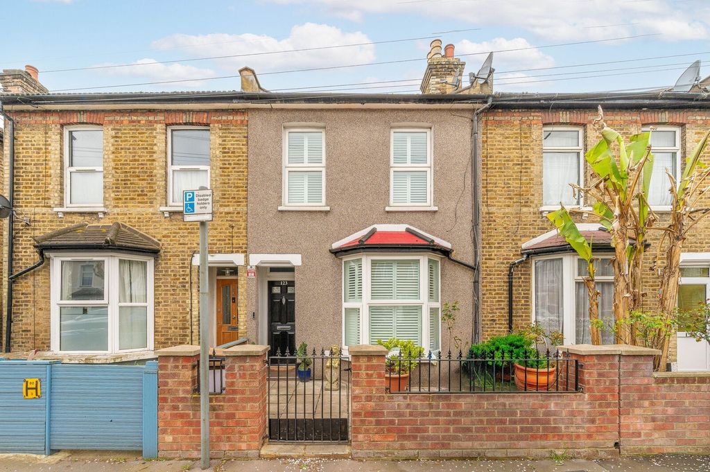 Property photo 1 of 10