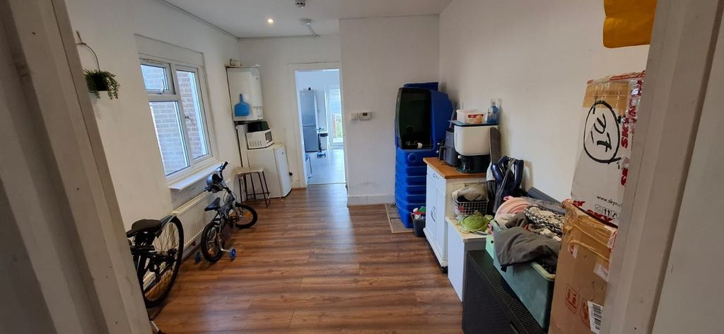 Property photo 3 of 5