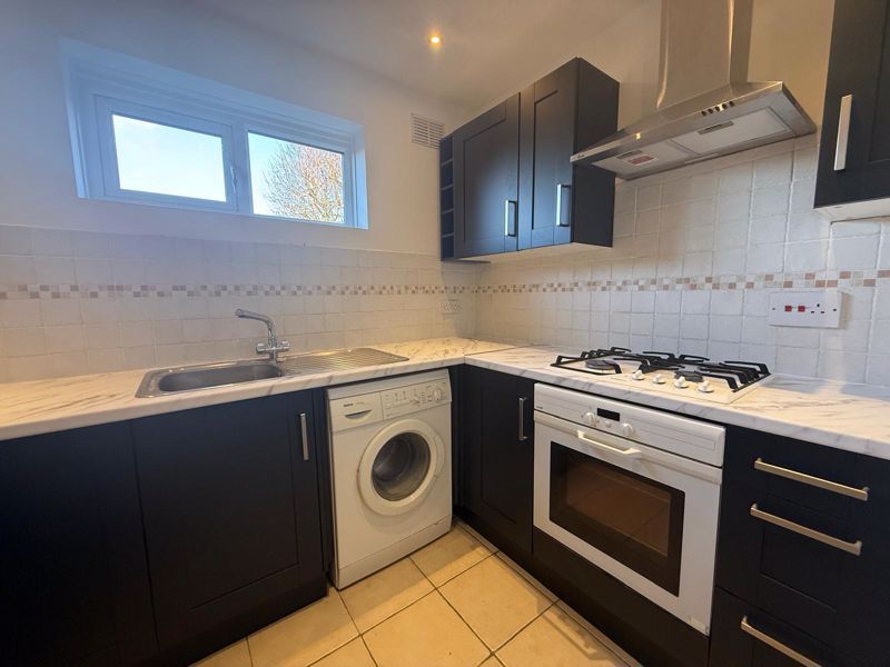 Property photo 2 of 12 Kitchen