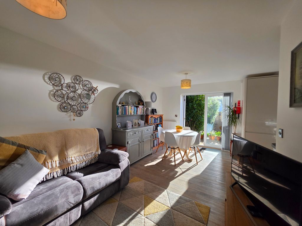 Property photo 2 of 14 Image