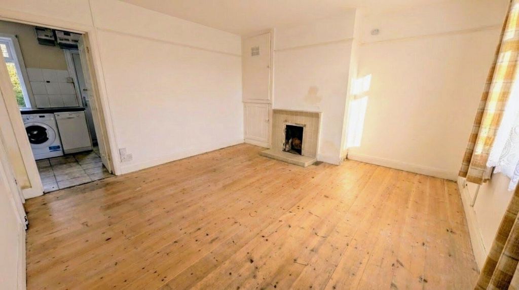 Property photo 2 of 11 Gallery