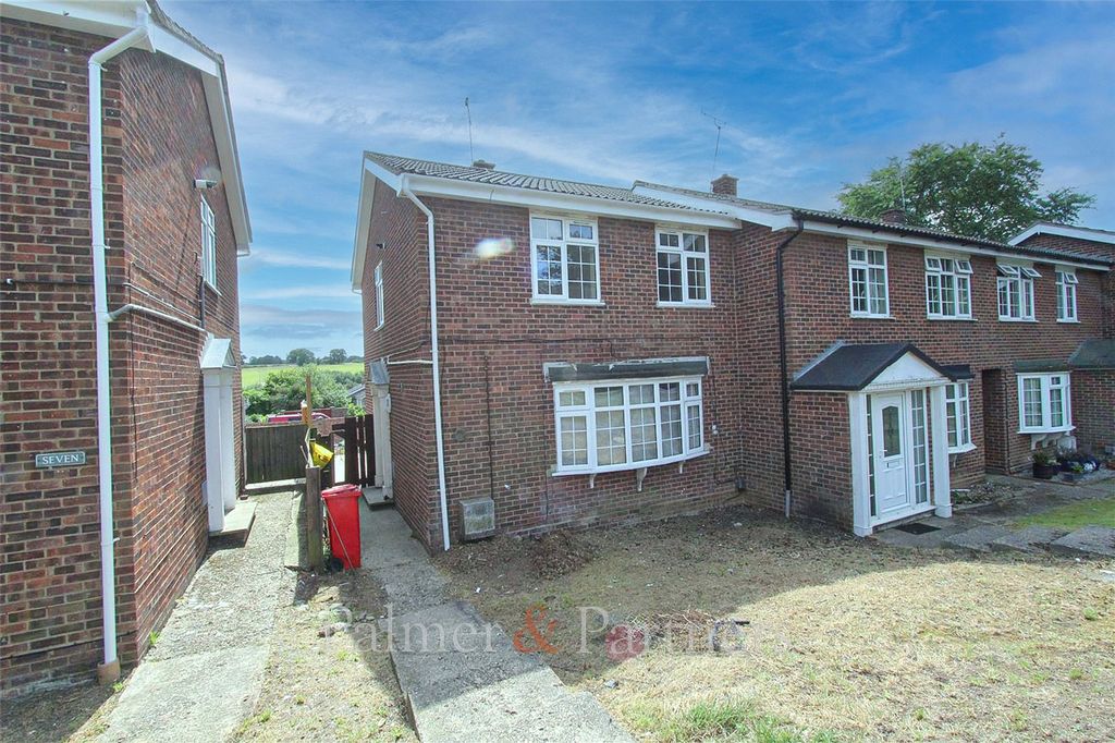 Property photo 1 of 8 External