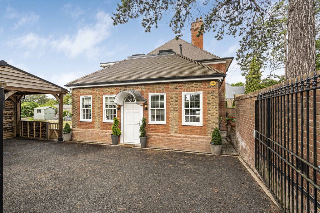 Property photo 1 of 42