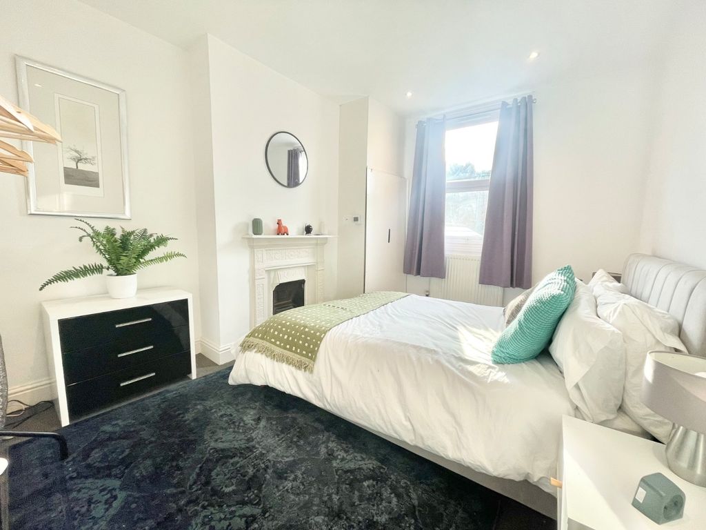 Property photo 3 of 5 Picture 3