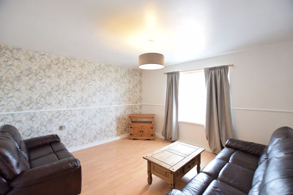 Property photo 2 of 6 Living Room