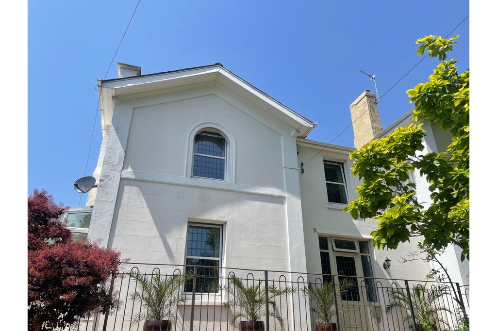 Property photo 1 of 50