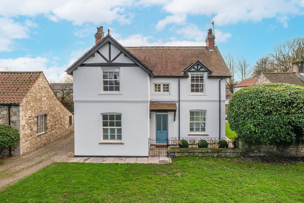 Property photo 1 of 24